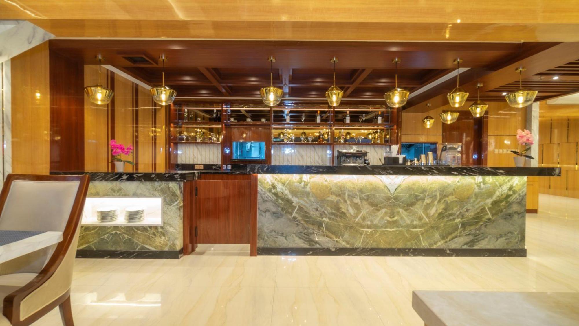 City Of Aventus Hotel - Denpasar Extérieur photo
