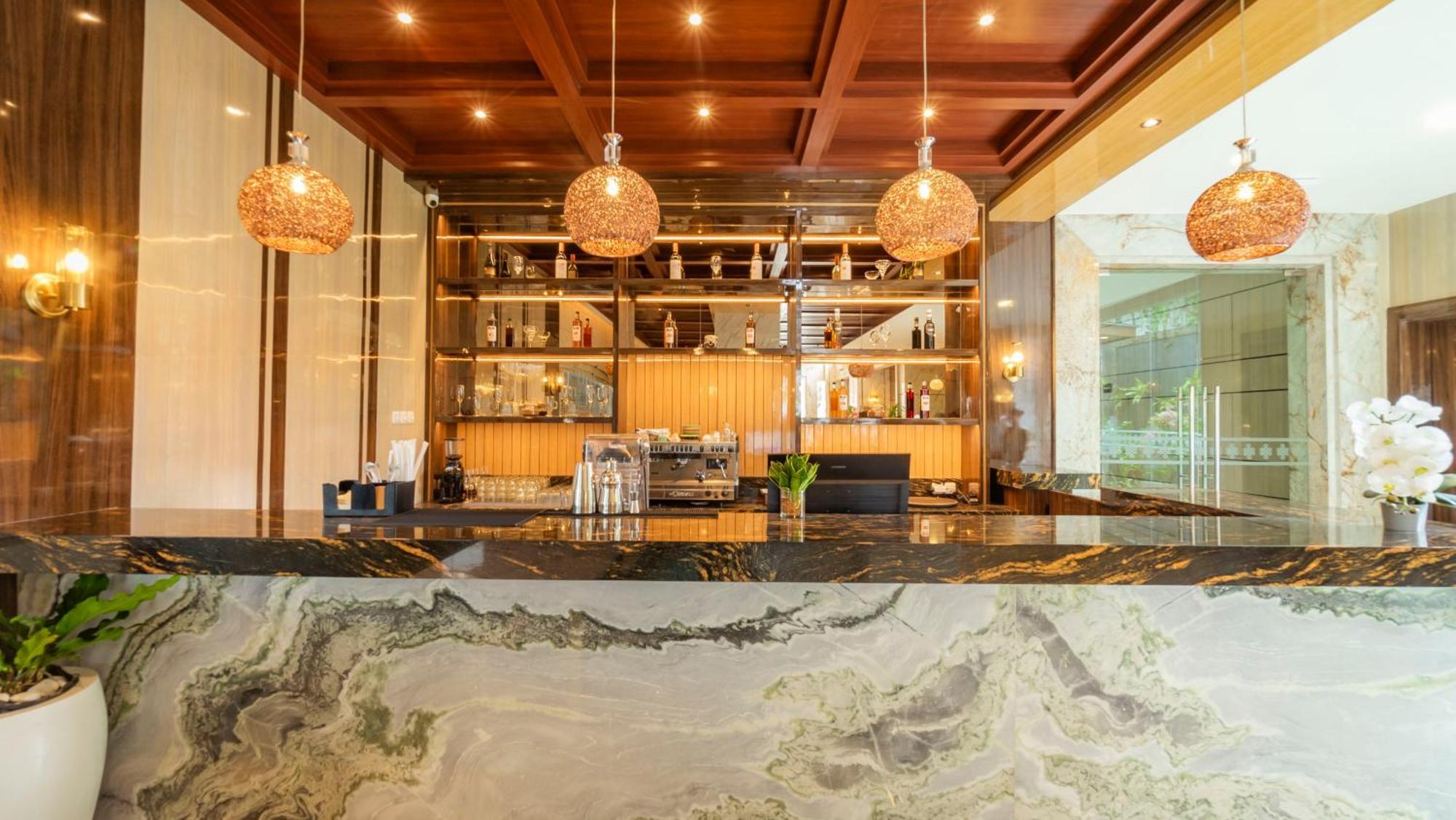 City Of Aventus Hotel - Denpasar Extérieur photo